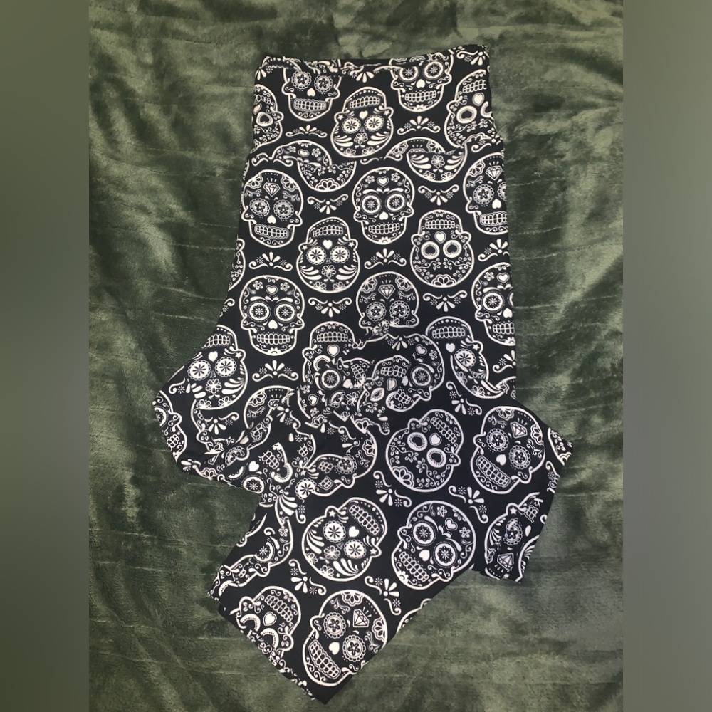 PRINTED LEGGINGS
